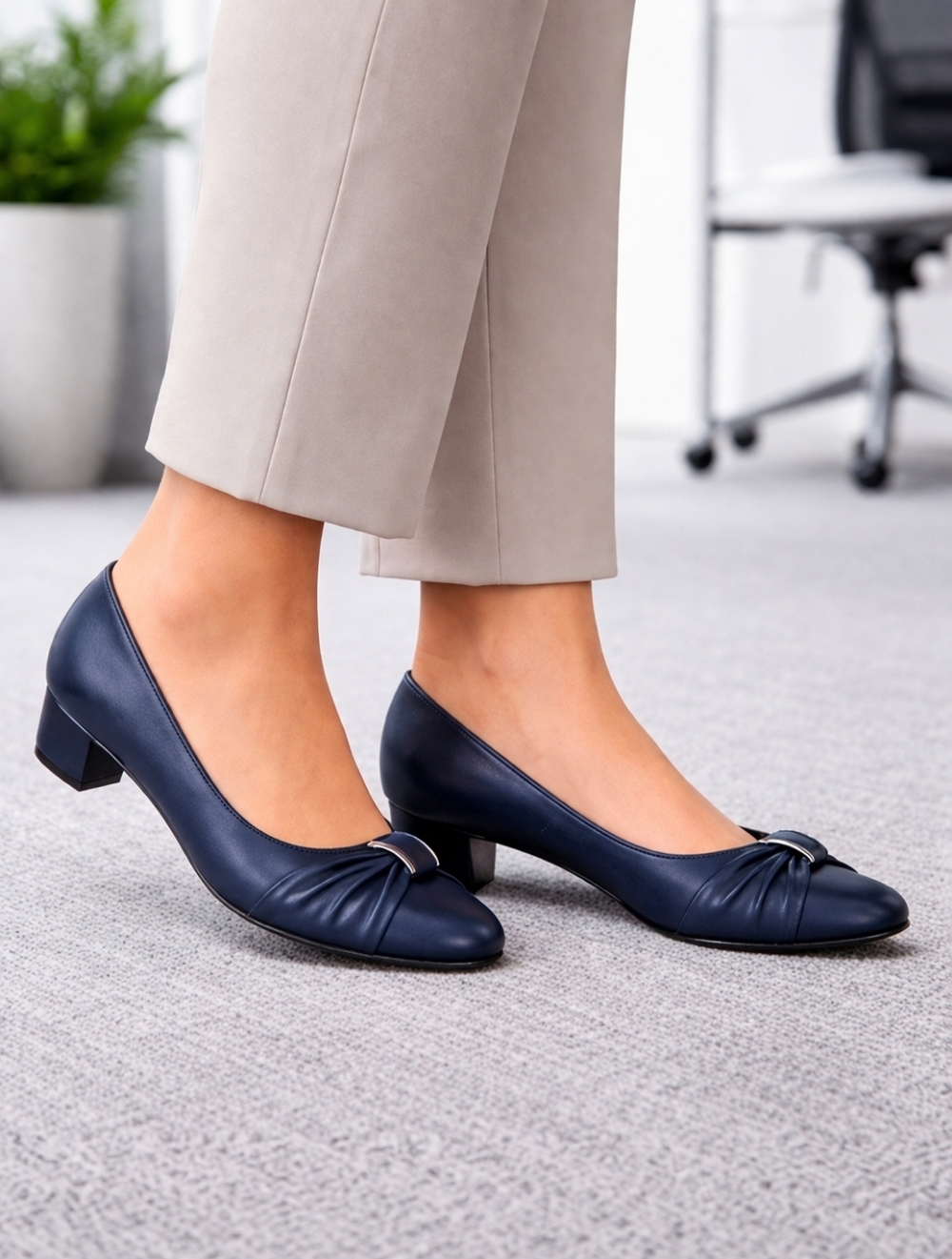 Easy Street Eloise Block Heel Pumps Navy Blue New In Box
